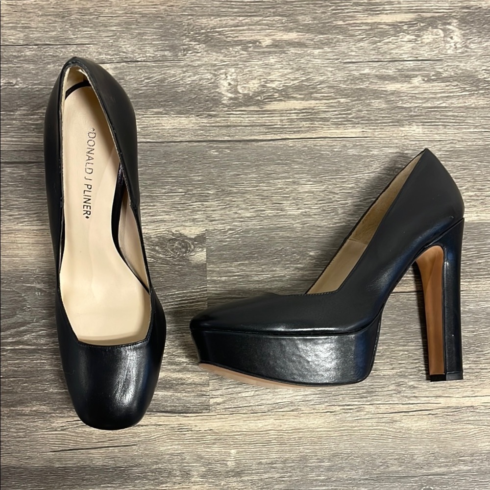 Donald J. Pliner “Lisa” Platform Black Leather Dress Heels NWOB - Size 6 - $495